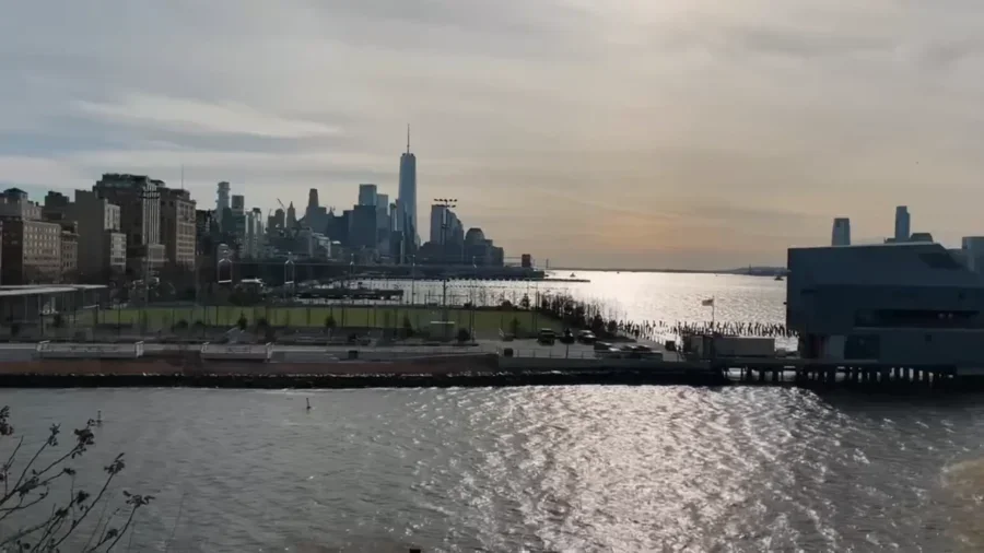 Alone in New York🗽 What I Eat Coffee Hopping Exploring Shopping Cozy Vlog NYC VLOG Ep. 1 16 51 screenshot