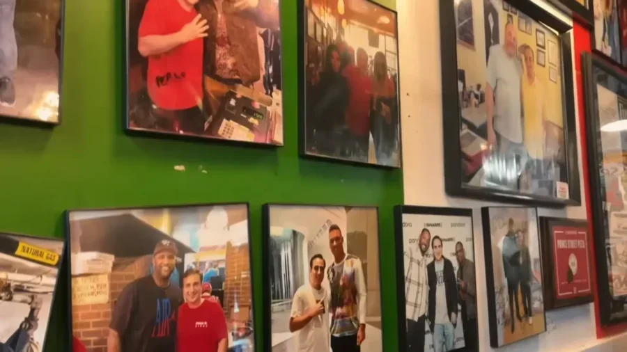 Alone in New York🗽 What I Eat Coffee Hopping Exploring Shopping Cozy Vlog NYC VLOG Ep. 1 18 51 screenshot