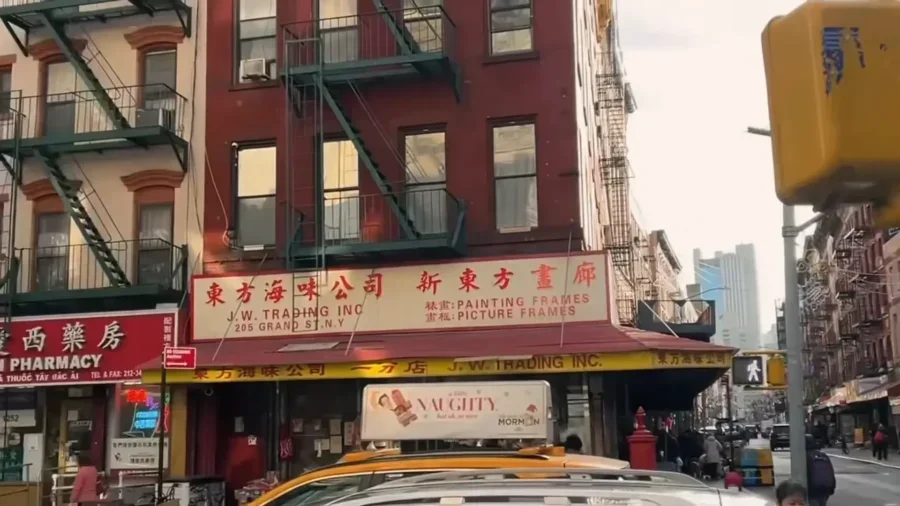 Alone in New York🗽 What I Eat Coffee Hopping Exploring Shopping Cozy Vlog NYC VLOG Ep. 1 19 36 screenshot