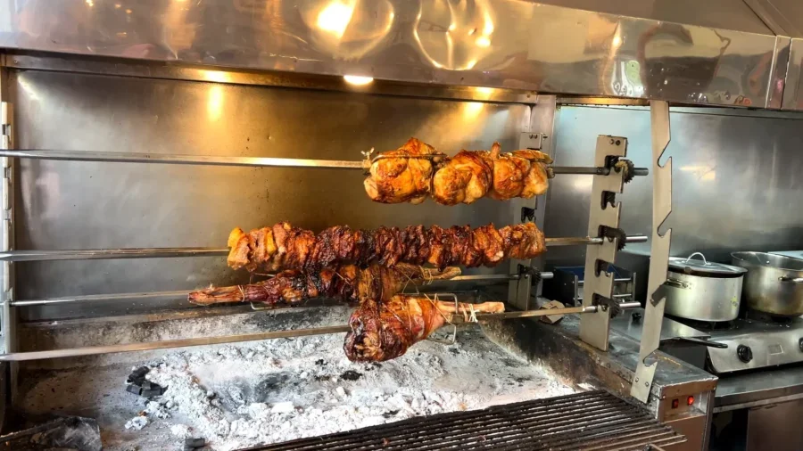 Das beste Essen in Athen und die Top 4 Orte für eine griechische kulinarische Odyssee 27 Athens and Top 4 Spots for a Greek Culinary Odyssey 34