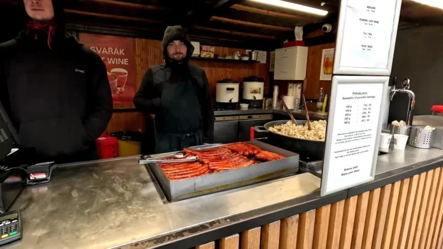 Meilleure cuisine de rue à Prague et les 4 meilleurs endroits pour une aventure culinaire 2 Best Street Food in Prague and Top 4 Spots for a Culinary Adventure 23