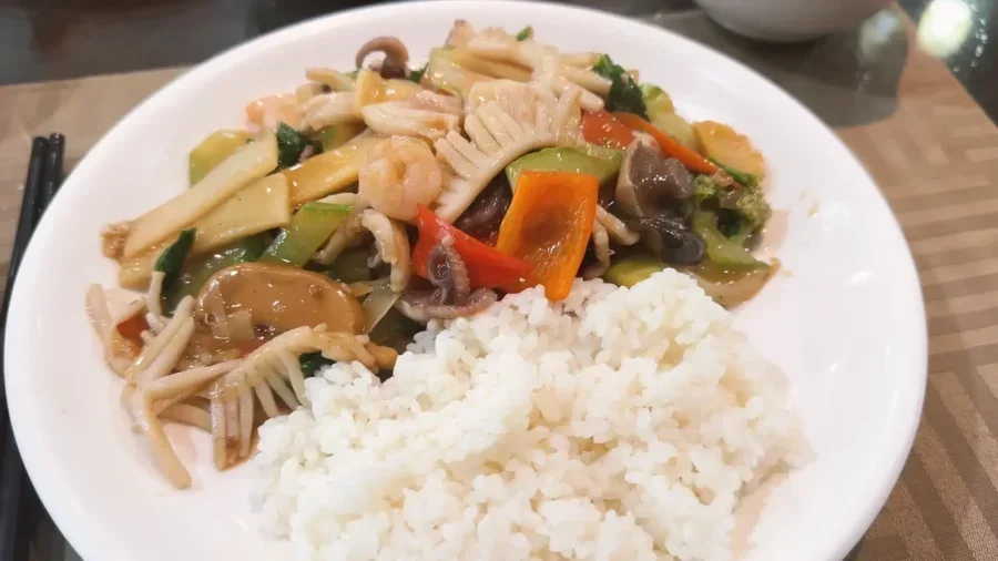 TOP 10 Best Cherry Blossom Spots in Seoul 🌸 Aesthetic cafes Hangang picnic Spring in Seoul VLOG 36 29 screenshot