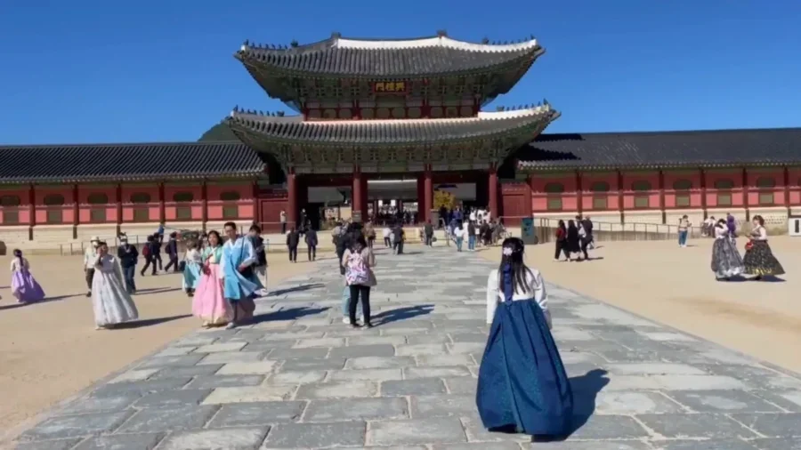 景福宮指南:訪問首爾皇家心臟的提示(交通、入場及住宿) 8 We Visited Seouls INCREDIBLE Palace Gyeongbokgung 경복궁 Tour Guide 0 4 screenshot