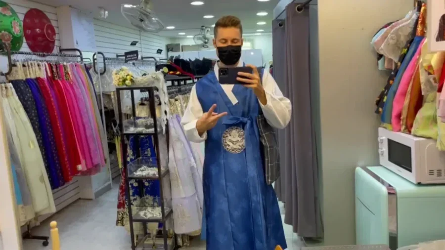 景福宮指南:訪問首爾皇家心臟的提示(交通、入場及住宿) 6 We Visited Seouls INCREDIBLE Palace Gyeongbokgung 경복궁 Tour Guide 1 45 screenshot