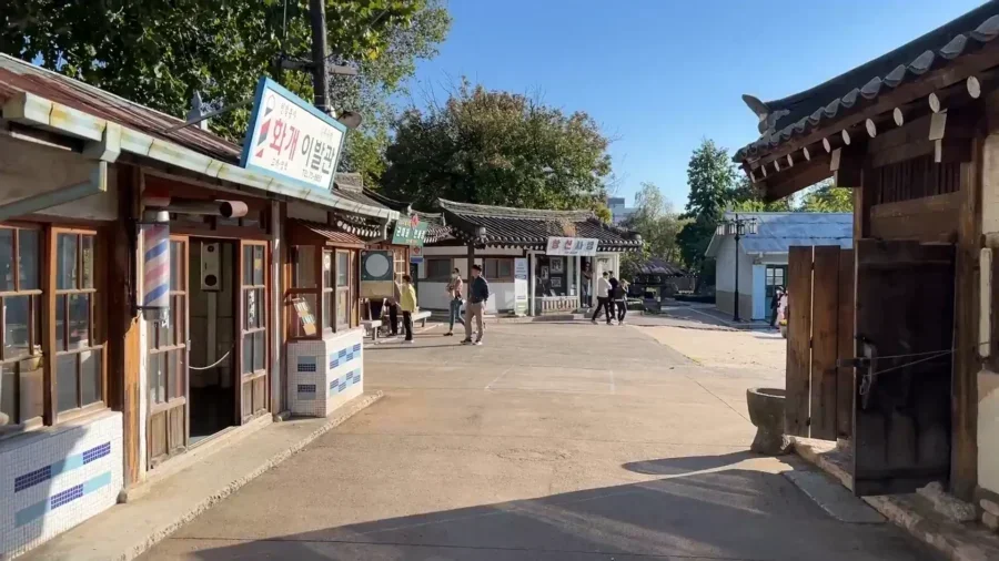 景福宮指南:訪問首爾皇家心臟的提示(交通、入場及住宿) 24 We Visited Seouls INCREDIBLE Palace Gyeongbokgung 경복궁 Tour Guide 7 36 screenshot