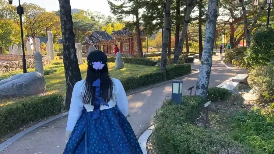 景福宮指南:訪問首爾皇家心臟的提示(交通、入場及住宿) 2 We Visited Seouls INCREDIBLE Palace Gyeongbokgung 경복궁 Tour Guide 7 48 screenshot