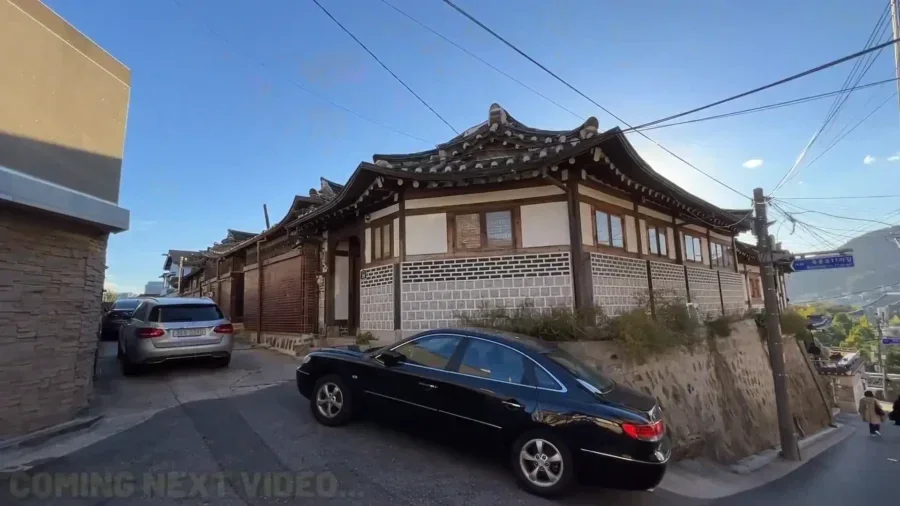 景福宮指南:訪問首爾皇家心臟的提示(交通、入場及住宿) 3 We Visited Seouls INCREDIBLE Palace Gyeongbokgung 경복궁 Tour Guide 7 54 screenshot