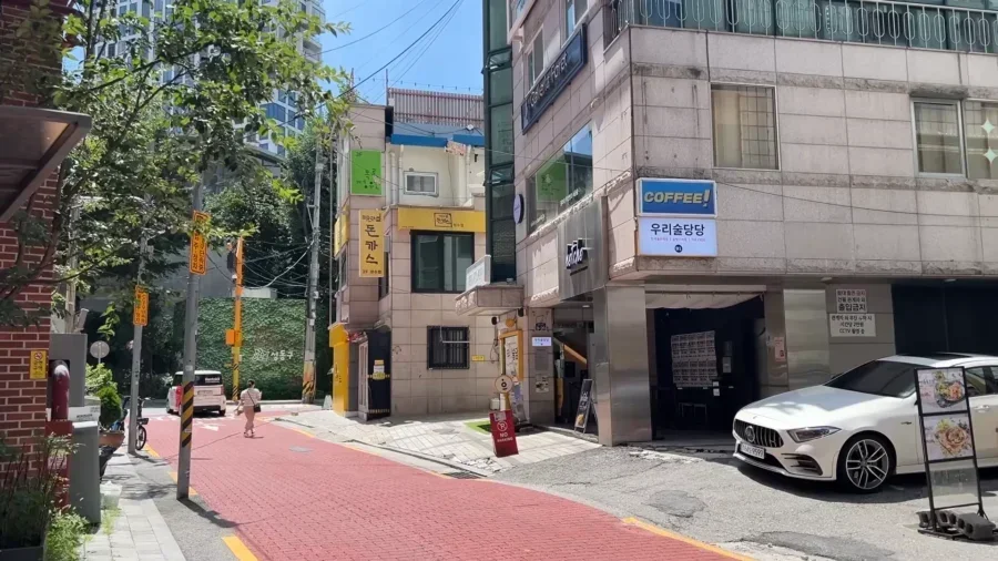 성수동 한바퀴 연무장길과 서울숲 신상 편집샵과 카페 젠틀 몬스터 신사옥 하우스 노웨어 챔프커피 피자 슬라이스 마일스톤 커피 내러티브 오브젝트 19 25 screenshot