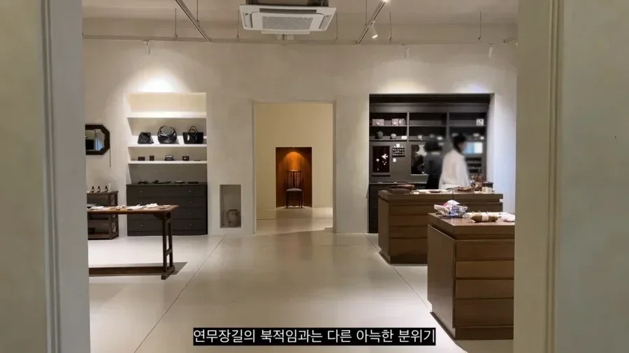 성수동 한바퀴 연무장길과 서울숲 신상 편집샵과 카페 젠틀 몬스터 신사옥 하우스 노웨어 챔프커피 피자 슬라이스 마일스톤 커피 내러티브 오브젝트 2 55 screenshot